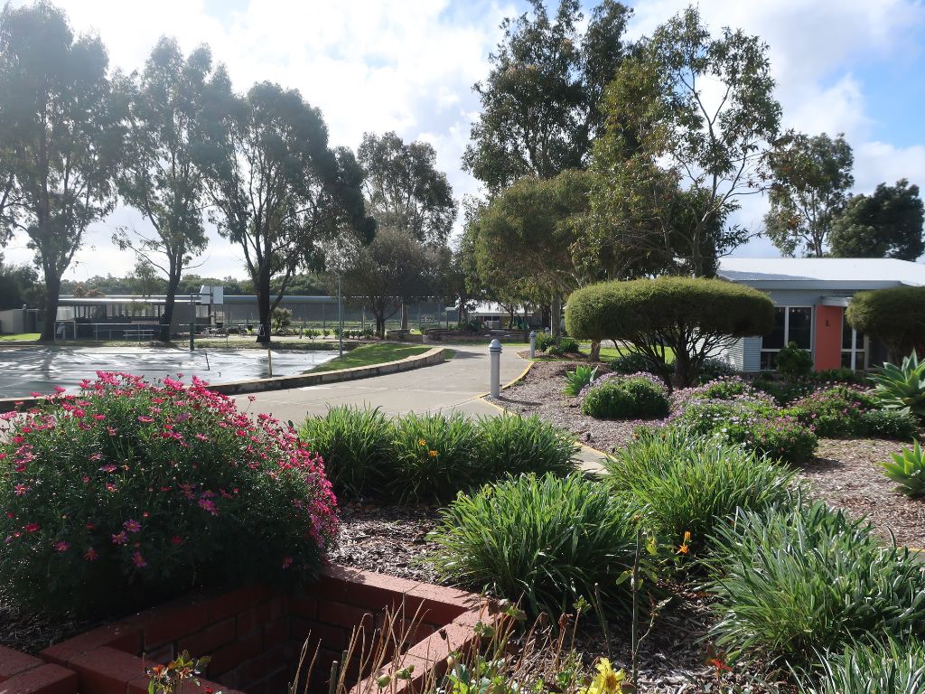 Image of the gardens in the Pre-release Unit at Bunbury Regional Prison